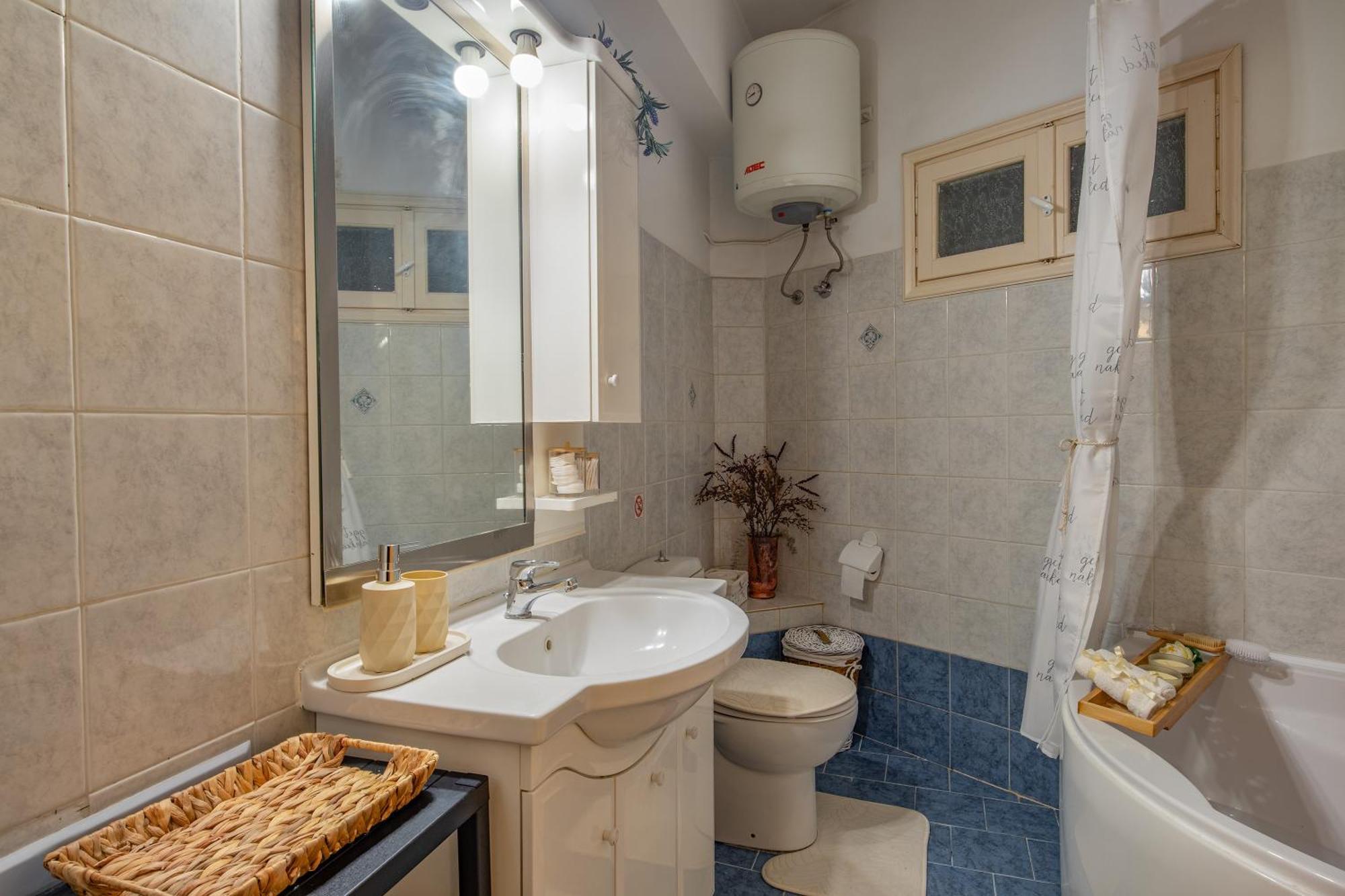 House Of Velenia - 2 Bedroom Apartment Near Old Town, Airport And Bus Station Corfu  Εξωτερικό φωτογραφία