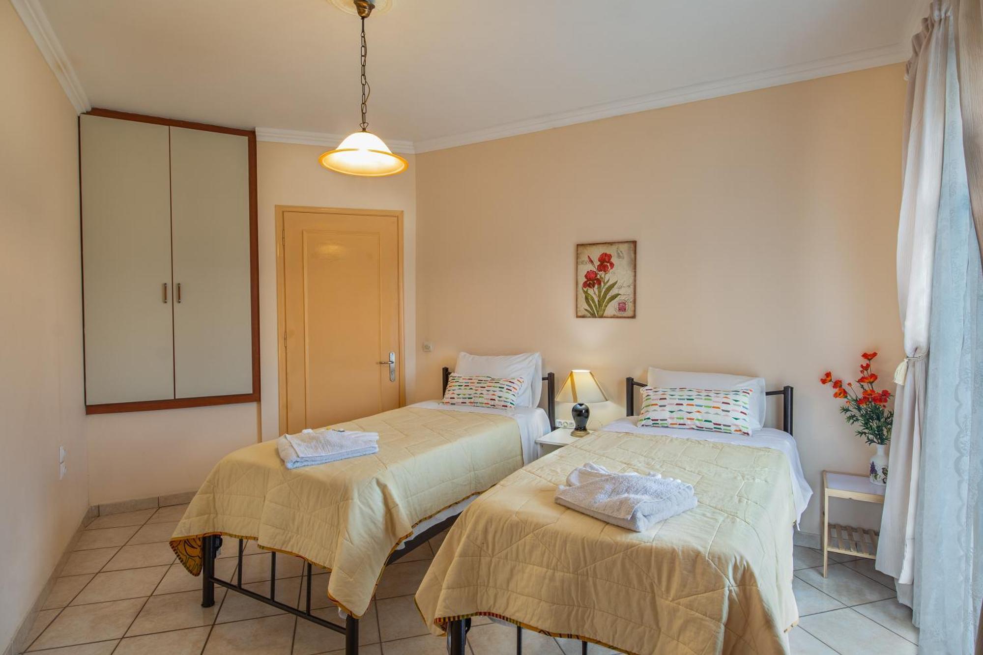 House Of Velenia - 2 Bedroom Apartment Near Old Town, Airport And Bus Station Corfu  Εξωτερικό φωτογραφία