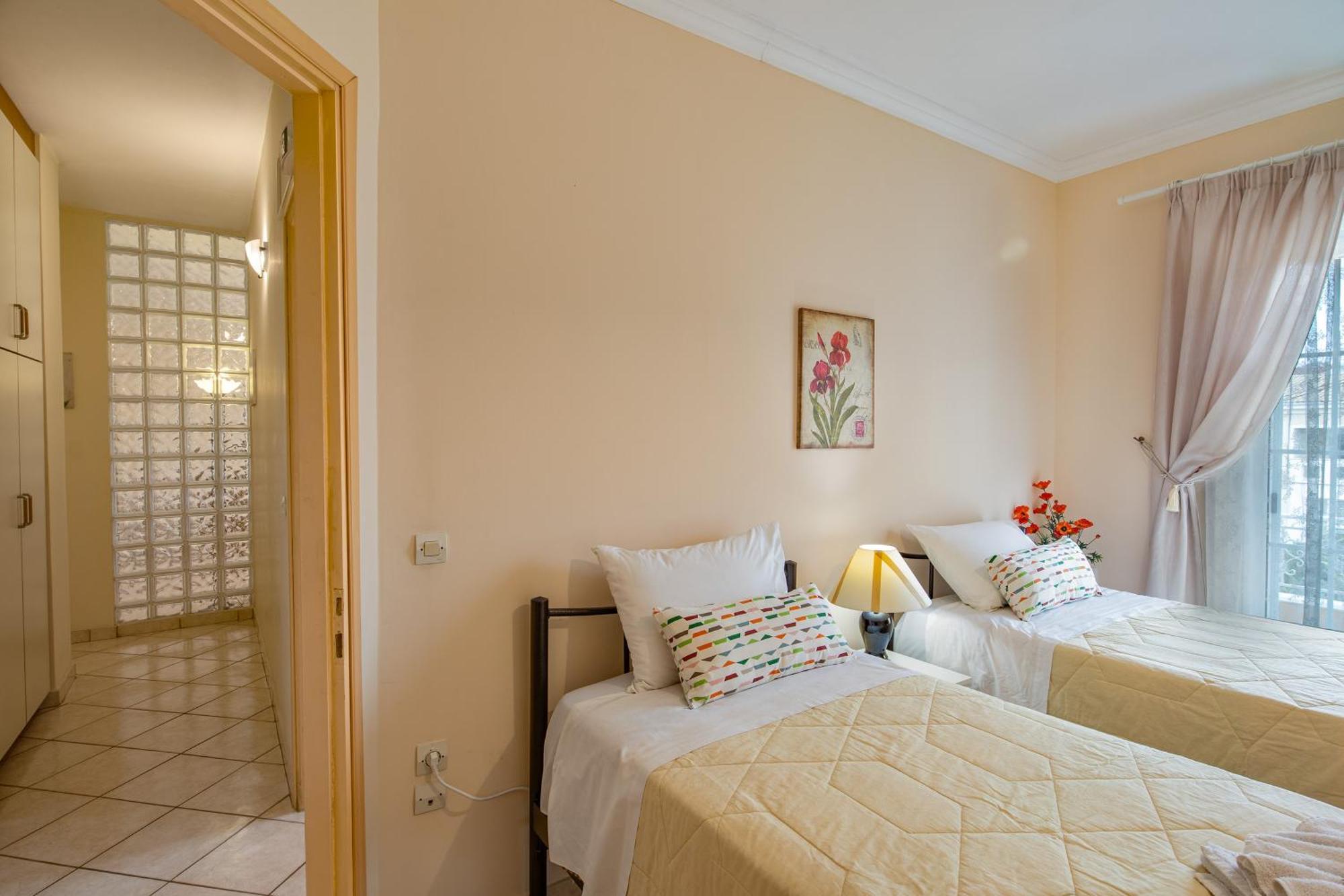 House Of Velenia - 2 Bedroom Apartment Near Old Town, Airport And Bus Station Corfu  Εξωτερικό φωτογραφία