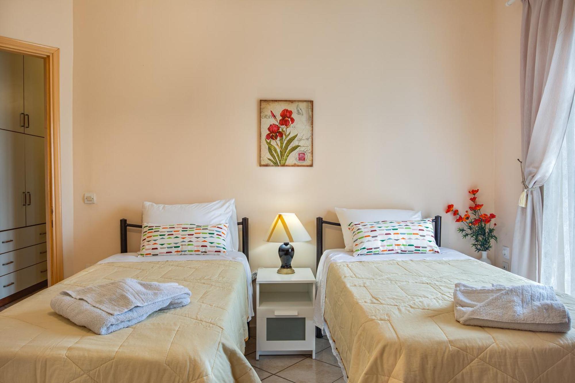 House Of Velenia - 2 Bedroom Apartment Near Old Town, Airport And Bus Station Corfu  Εξωτερικό φωτογραφία